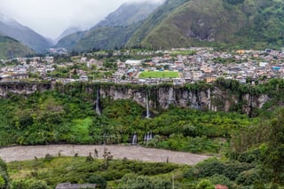 Banos de Agua Santa, popular tourist destination in Ecuado