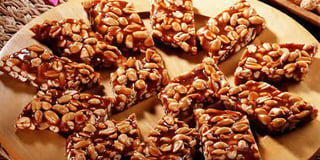 Doce de Ginguba (Peanut Brittle)