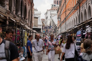 Day trippers in Venice Day trippers in Venice