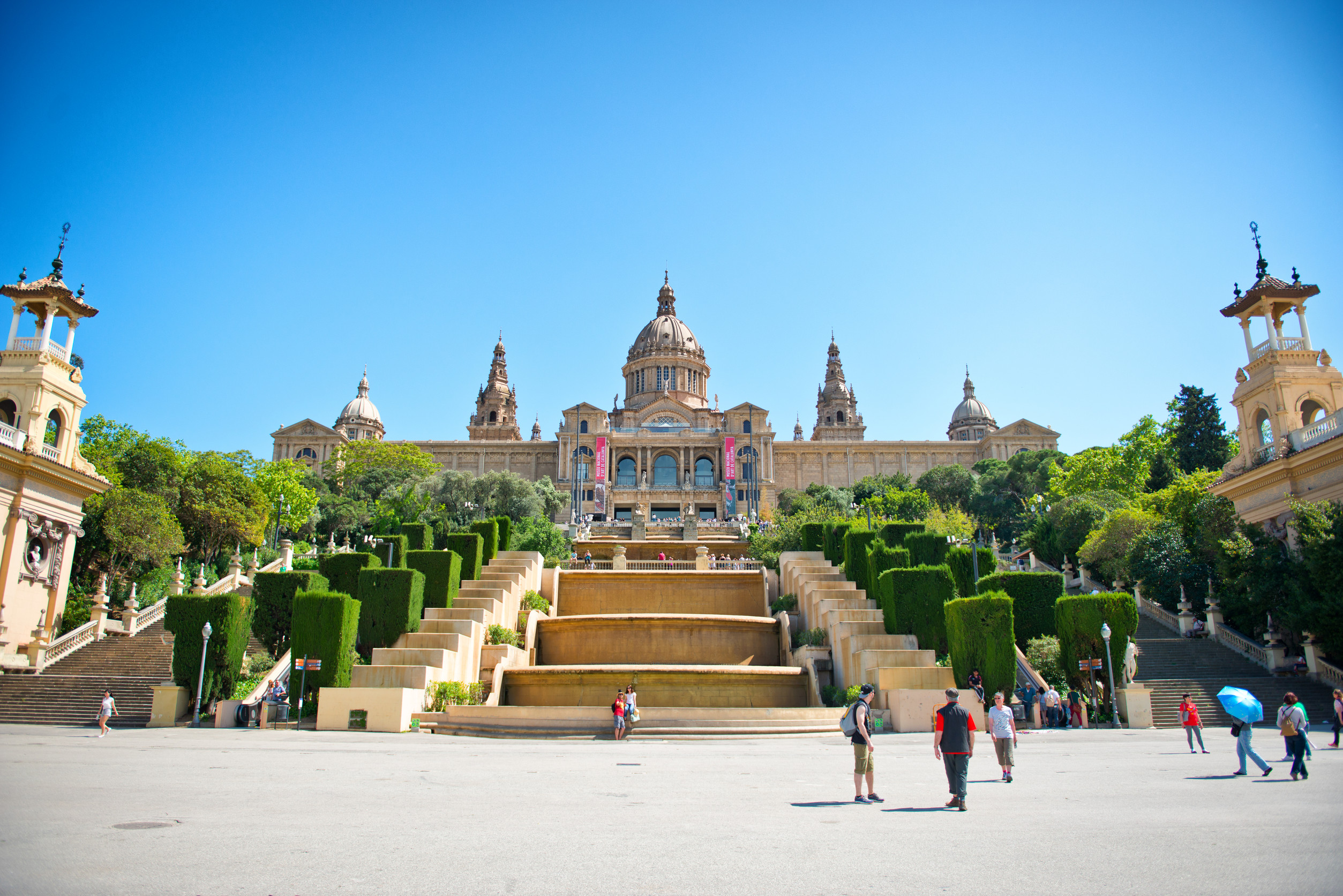 Barcelona Museum Welcomes Nudist Visitors for Statue Tour