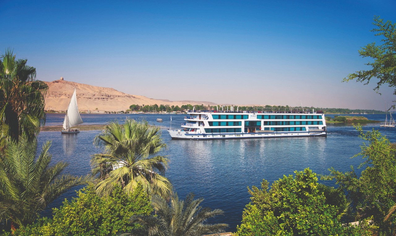 Hurghada Cairo to Pyramids & Museum & Camel Ride